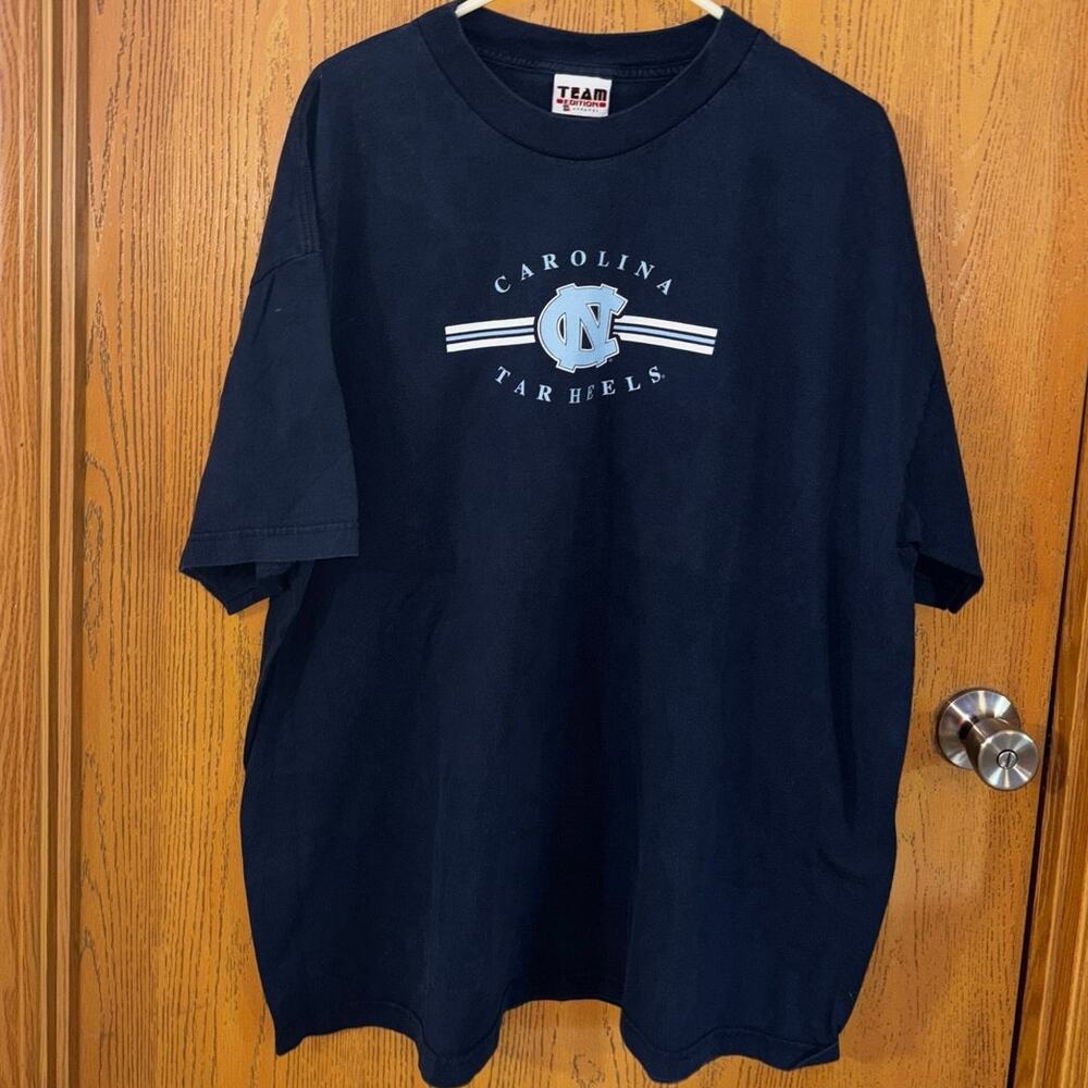 Vintage Team Edition Apparel Carolina Tarheels blue t-shirt (size 2XL)